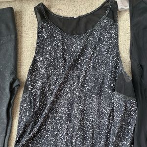 Lululemon sculpt tanks II size medium
